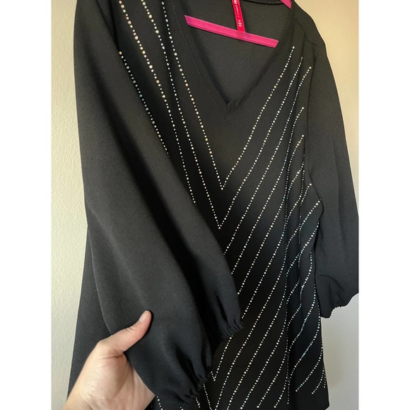 IC by Connie K V-Neck Black Sparkle Tunic - Picture 4 of 5